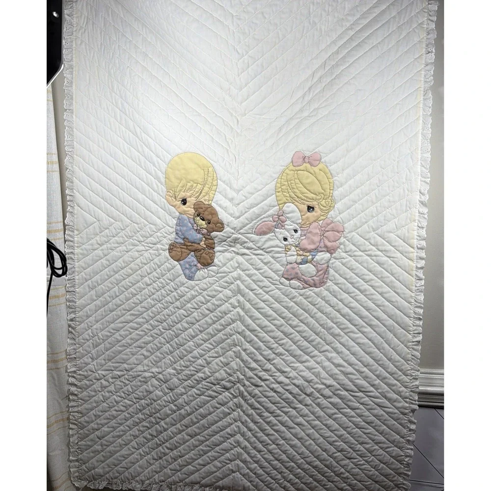 VTG PRECIOUS MOMENTS‎ QUILTED FABRIC Blanket 57 X 37 Eyelet Trim Yellow Crib